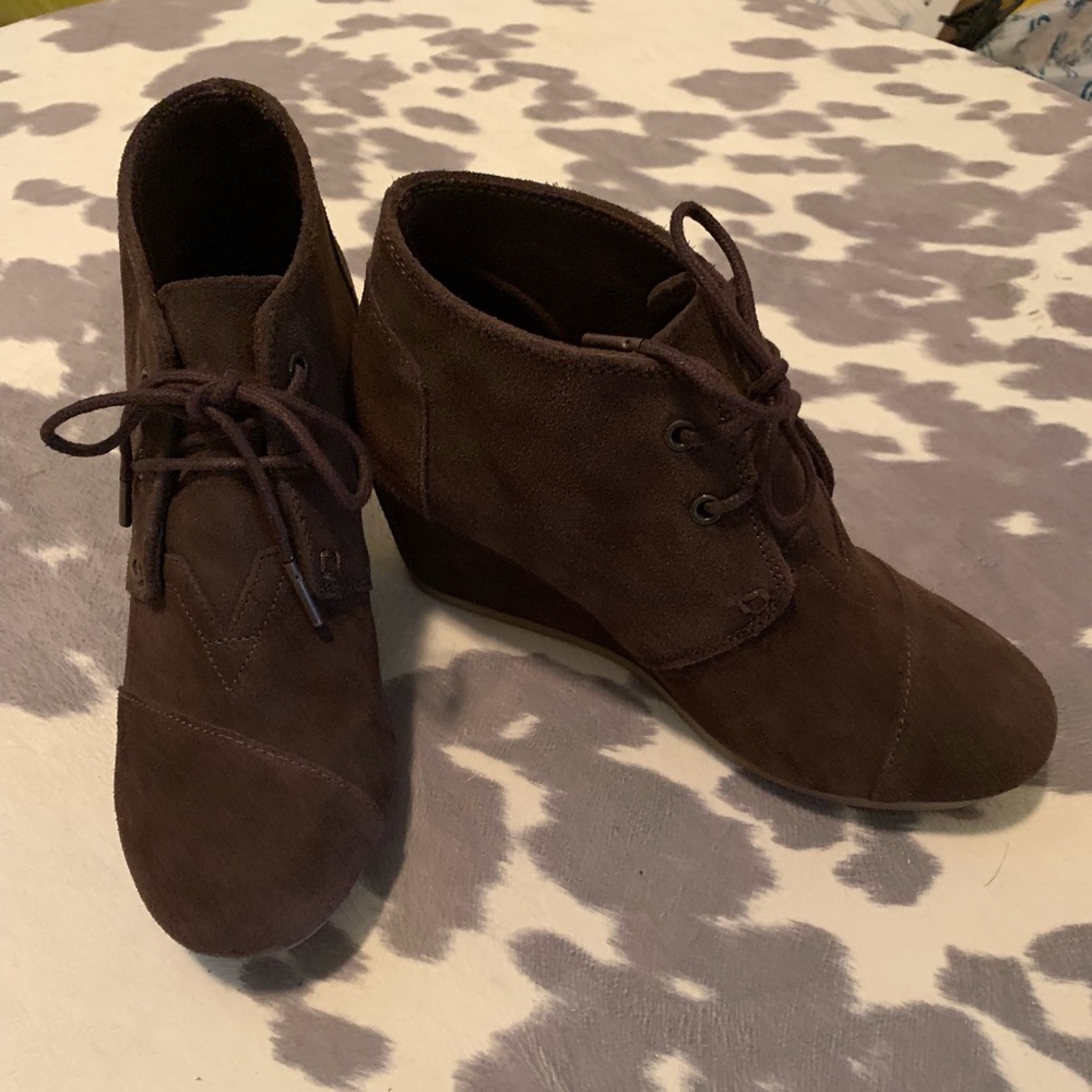 Brown Suede Toms - Size 7 1/2